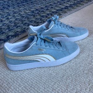 Puma size 7.5 baby blue and gold sneakers